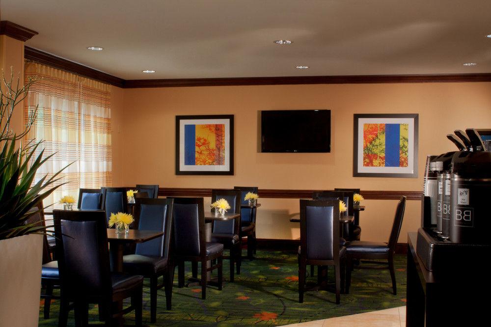 Fairfield Inn & Suites By Marriott Atlanta Кеннесо Экстерьер фото