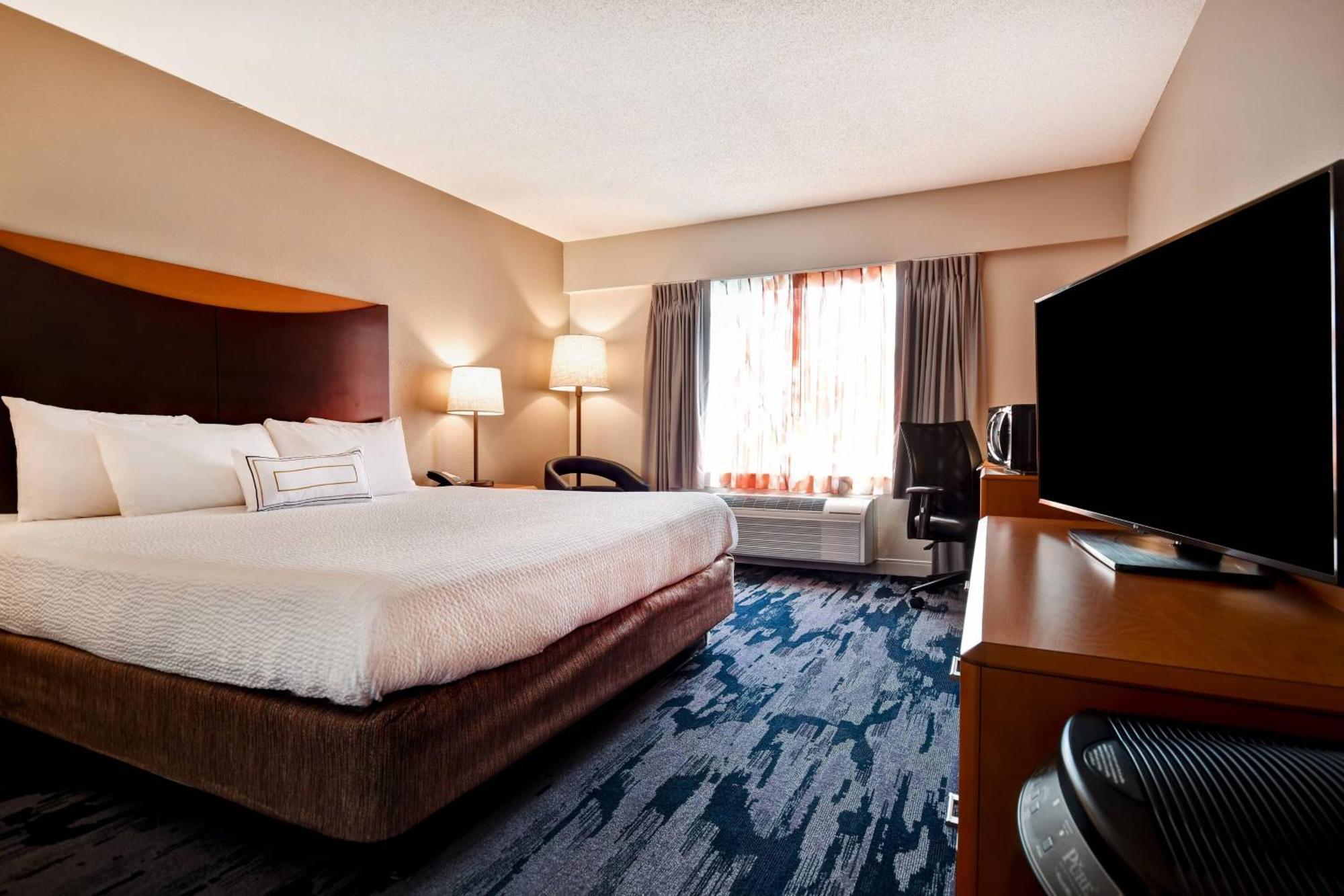 Fairfield Inn & Suites By Marriott Atlanta Кеннесо Экстерьер фото