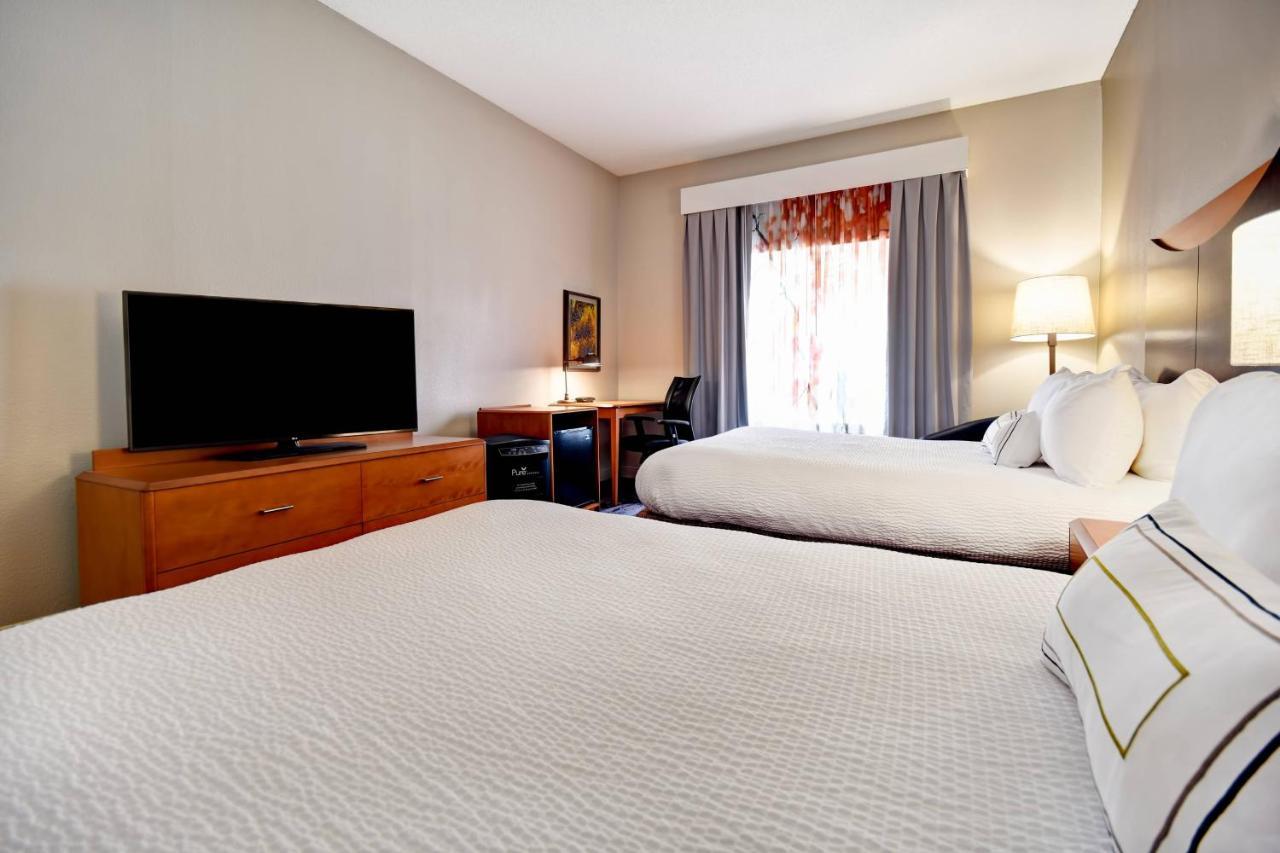 Fairfield Inn & Suites By Marriott Atlanta Кеннесо Экстерьер фото
