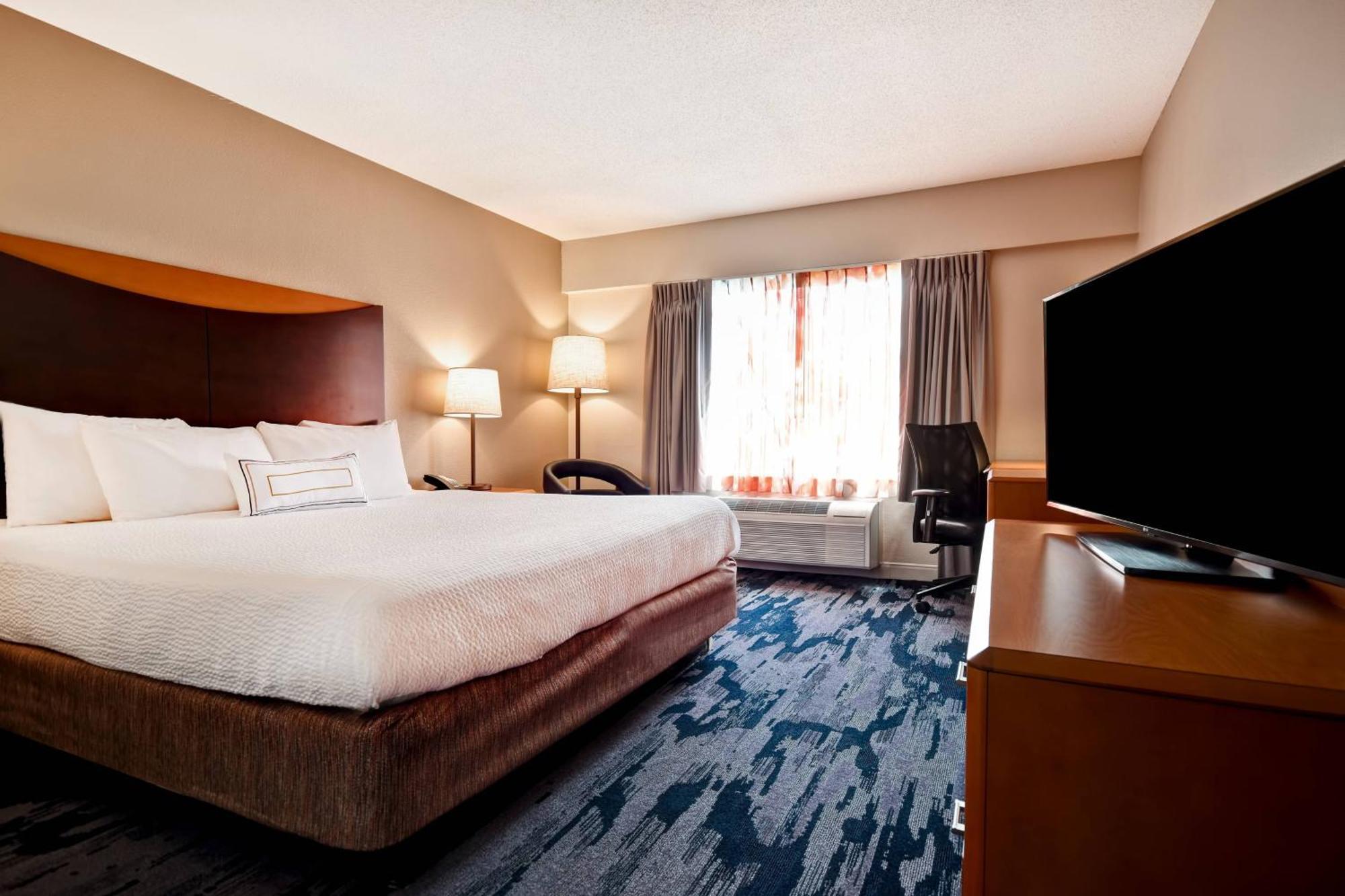 Fairfield Inn & Suites By Marriott Atlanta Кеннесо Экстерьер фото