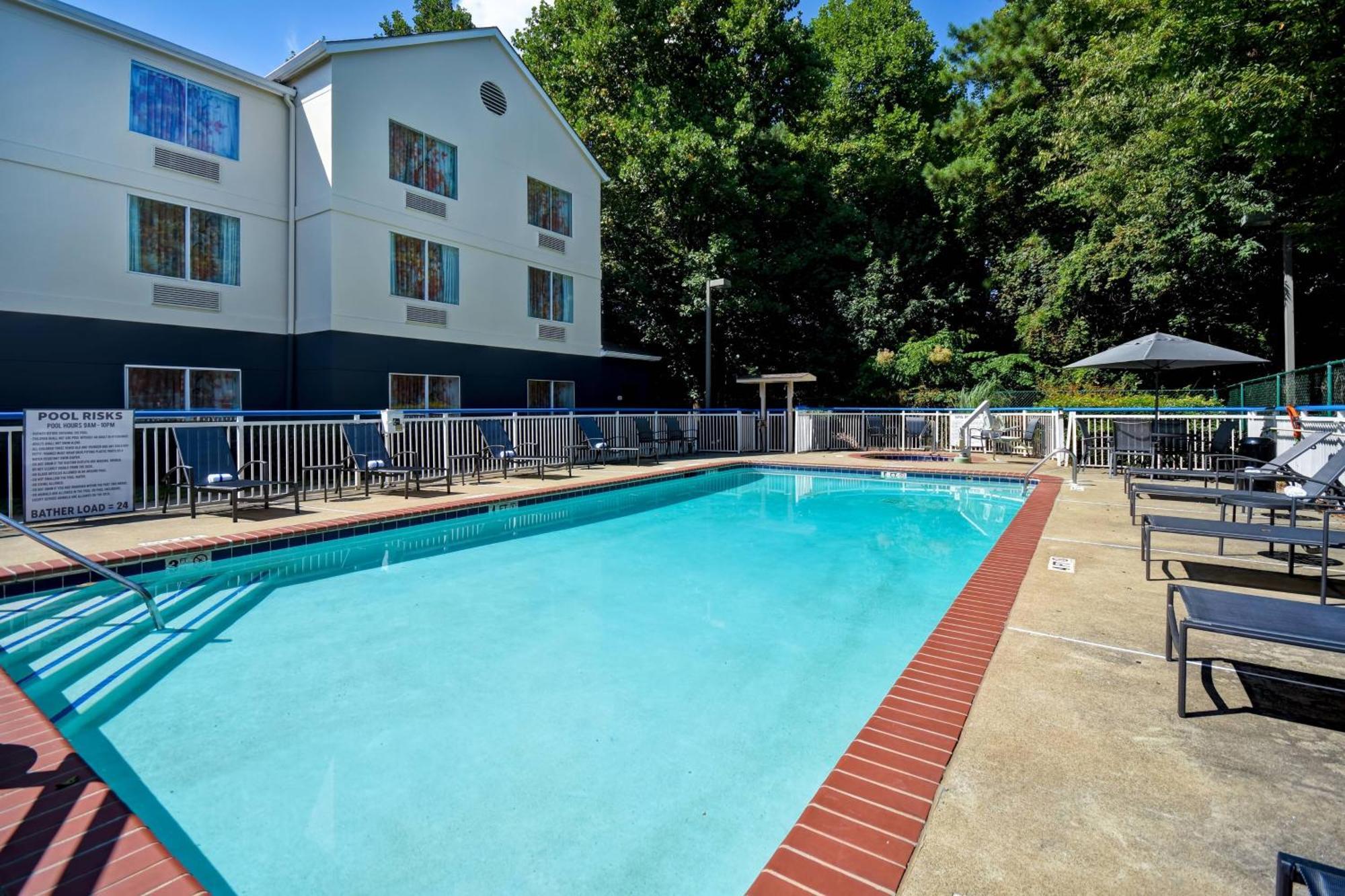 Fairfield Inn & Suites By Marriott Atlanta Кеннесо Экстерьер фото