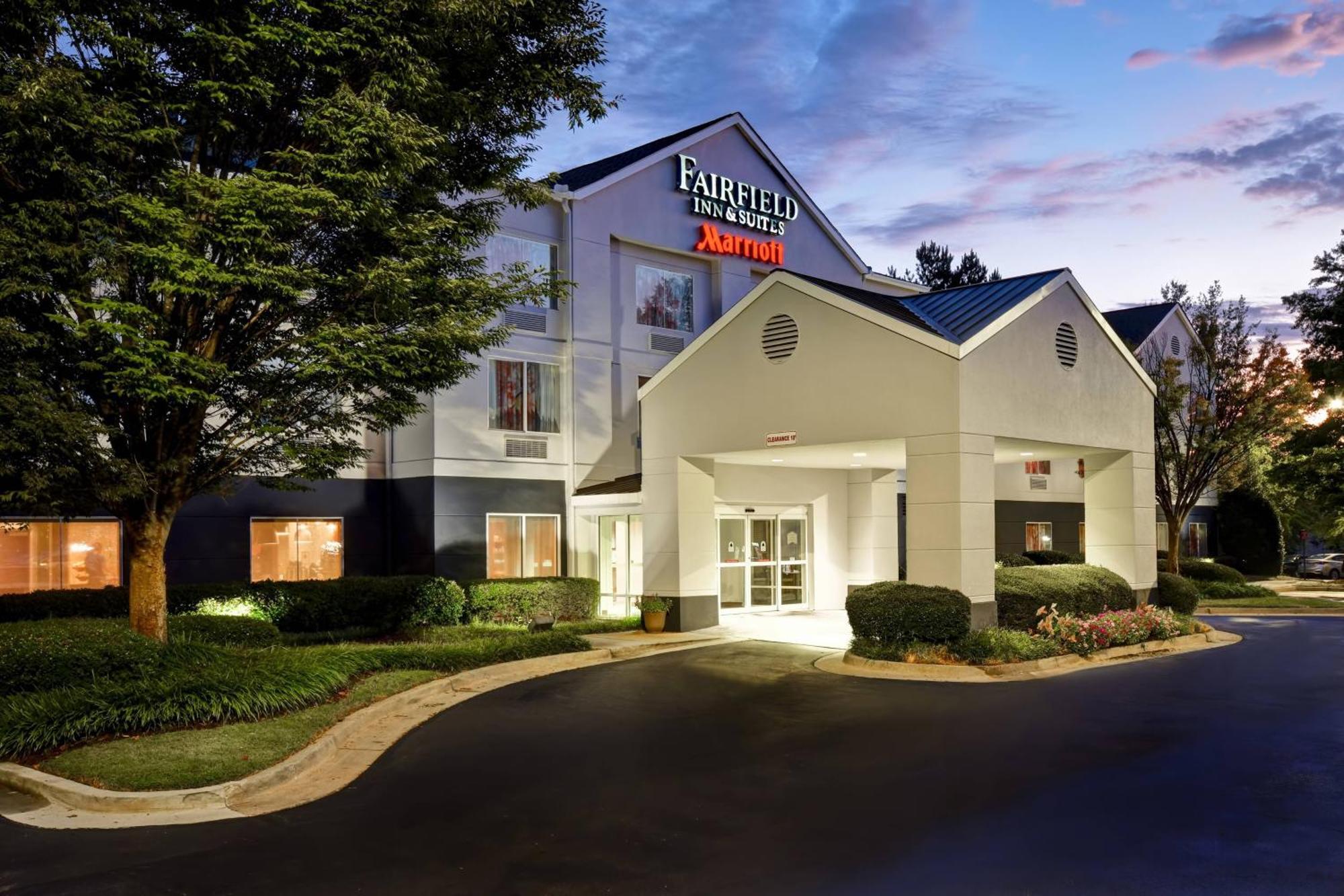 Fairfield Inn & Suites By Marriott Atlanta Кеннесо Экстерьер фото
