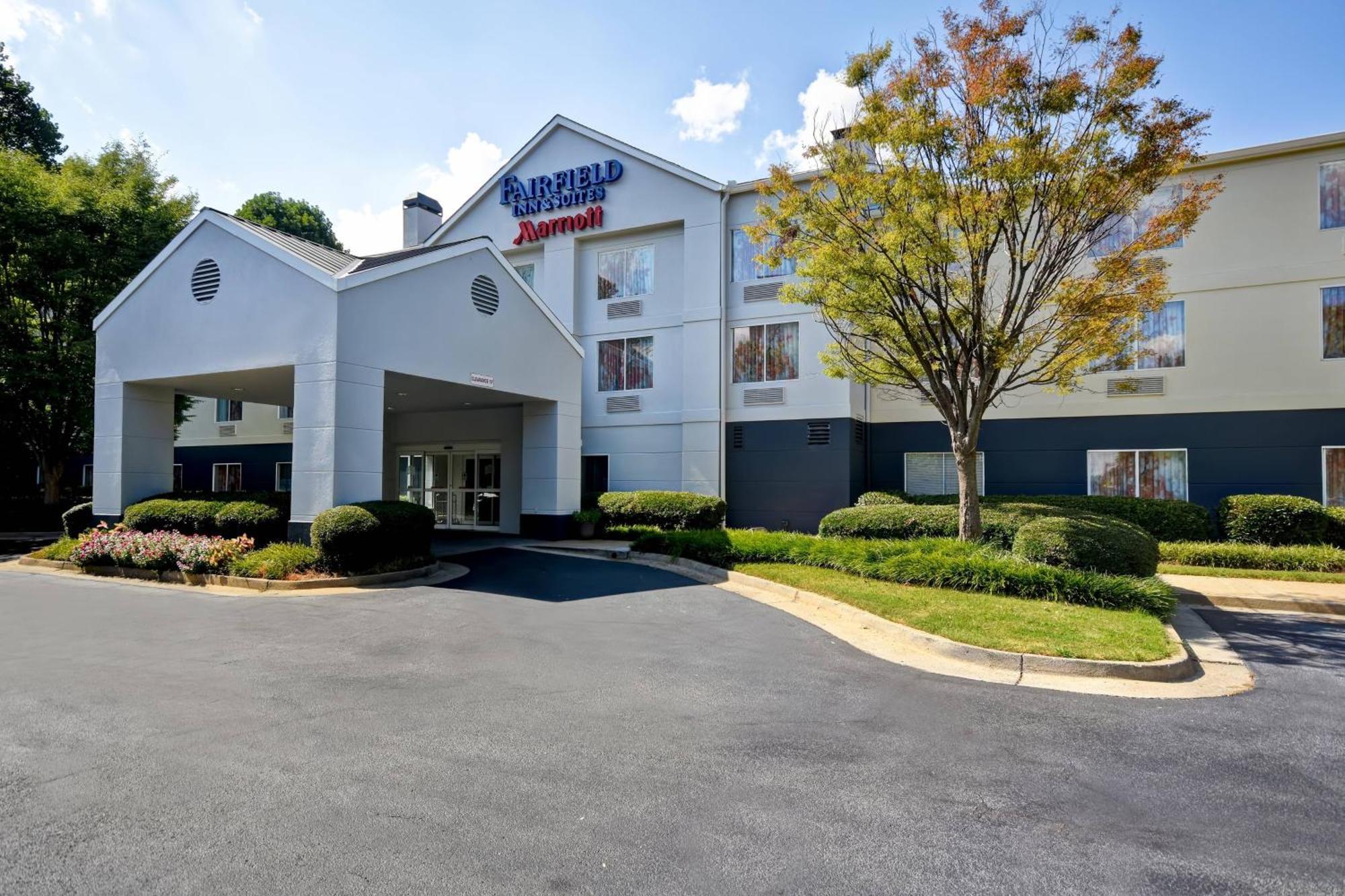 Fairfield Inn & Suites By Marriott Atlanta Кеннесо Экстерьер фото