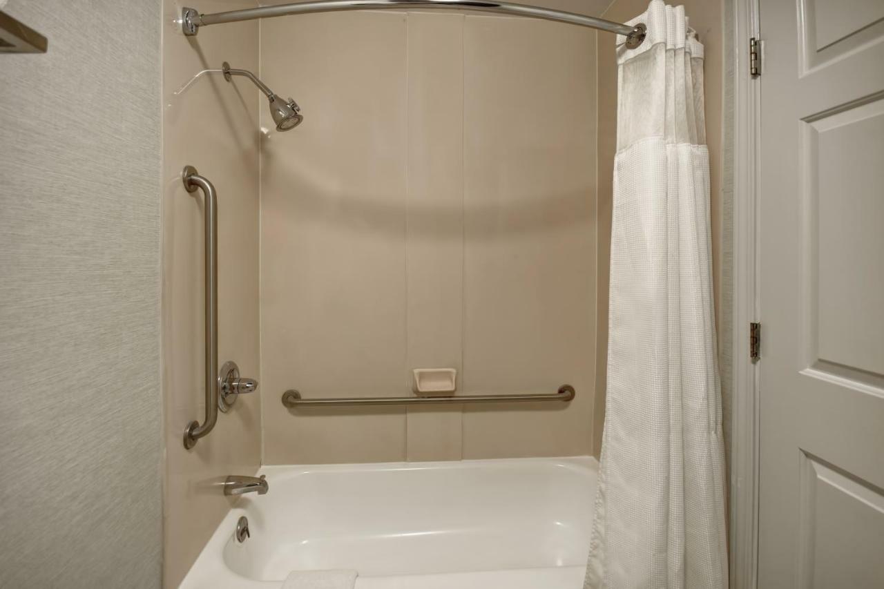 Fairfield Inn & Suites By Marriott Atlanta Кеннесо Экстерьер фото